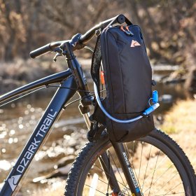 Ozark Trail 1.5 Liter Hydration Bag, Black